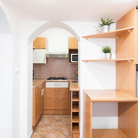 Budget Reznicka Apartment Prague Ngoại thất bức ảnh