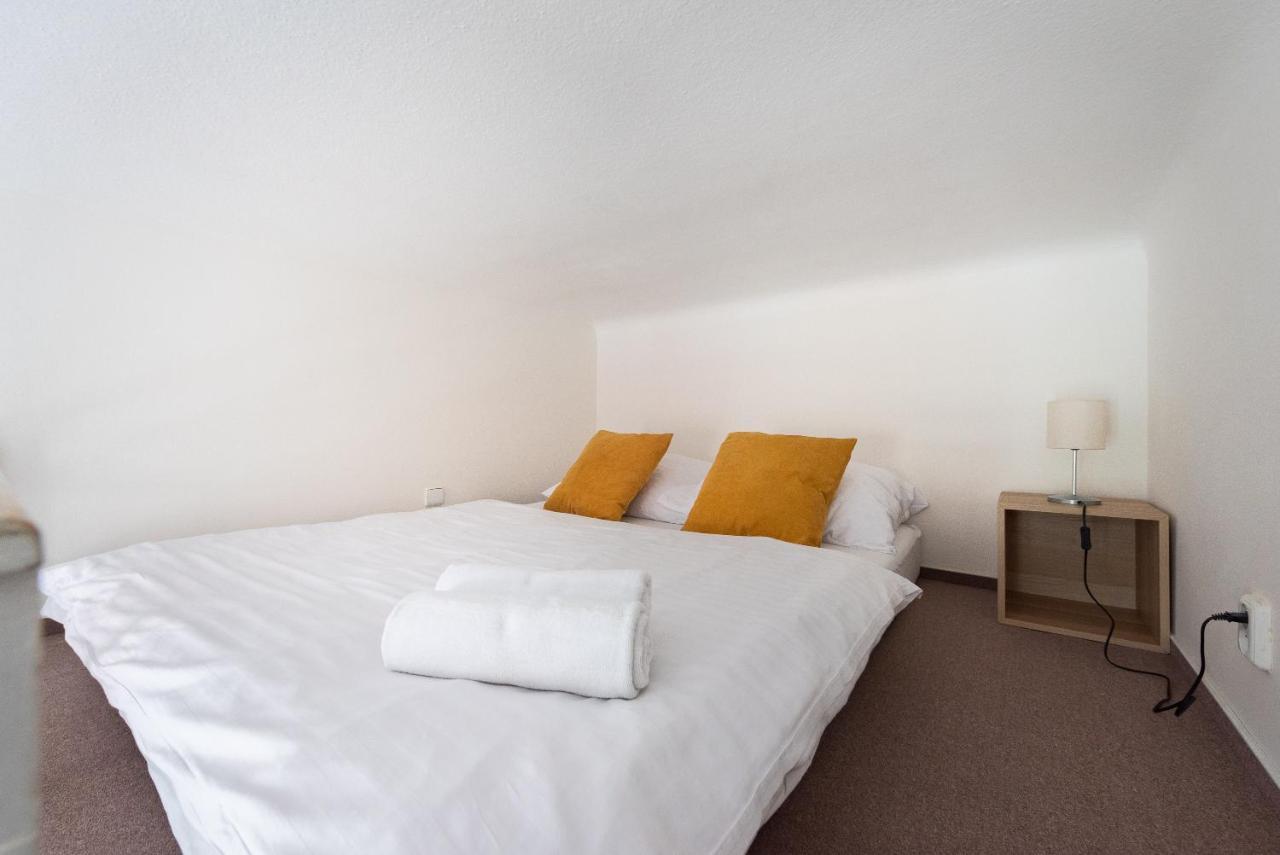 Budget Reznicka Apartment Prague Ngoại thất bức ảnh