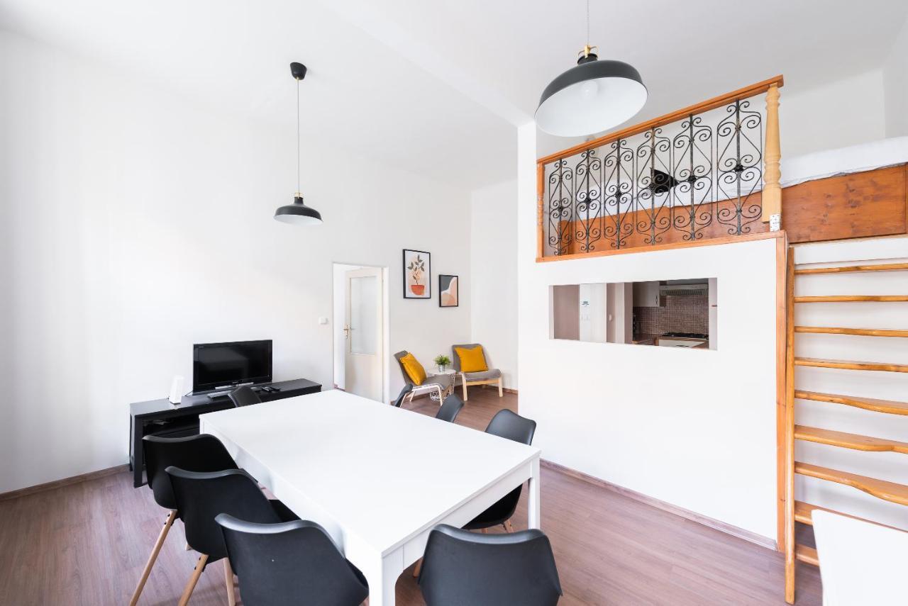 Budget Reznicka Apartment Prague Ngoại thất bức ảnh